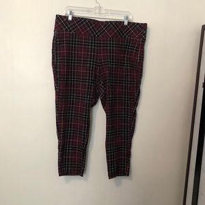 Gently used Torrid pixie pants sz 2